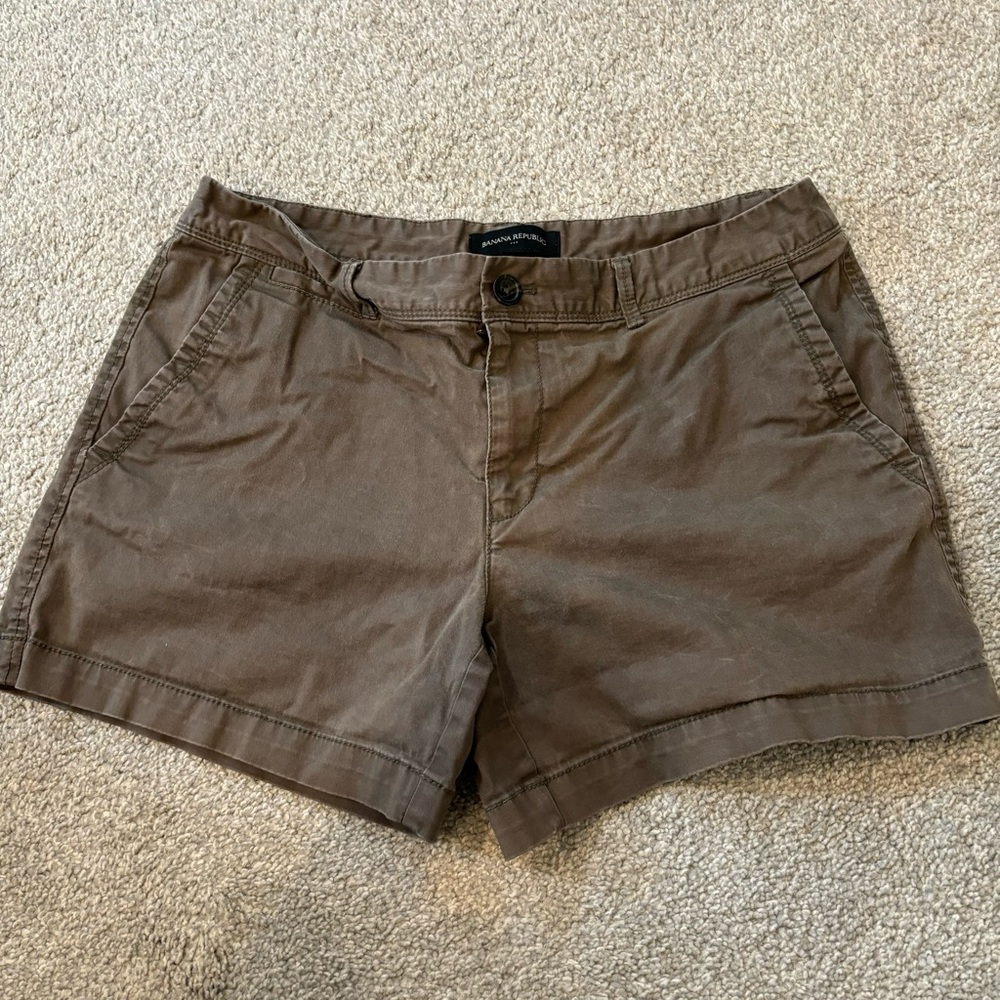 Dark Green Banana Republic Shorts Size 8